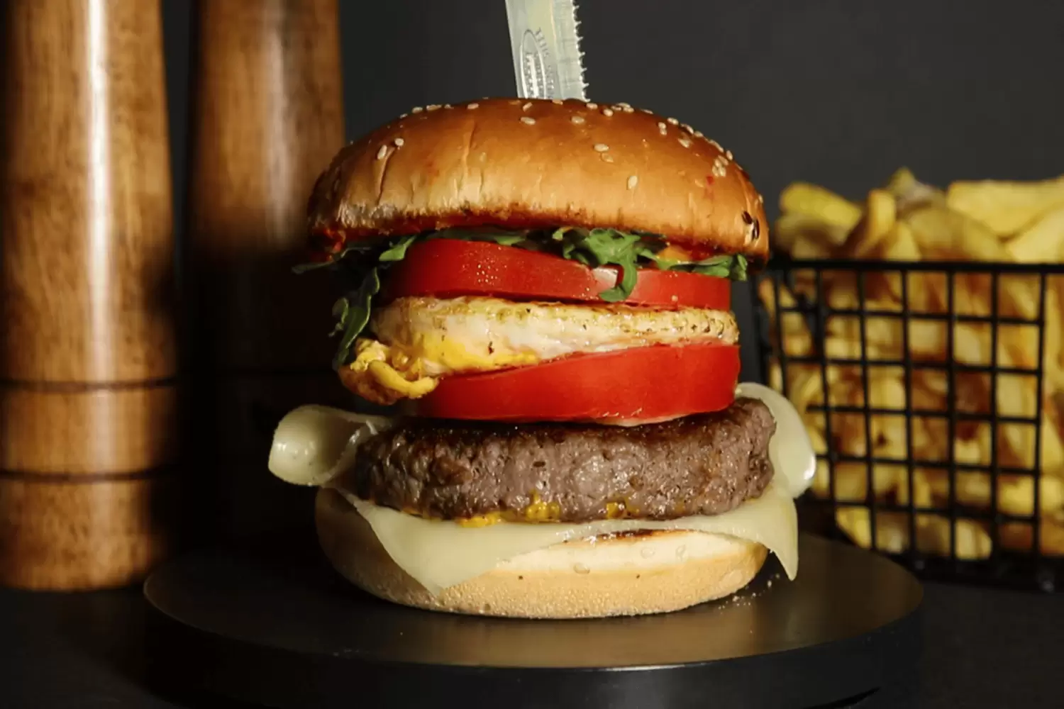MENIU Burger cu Ou 750 Gr.