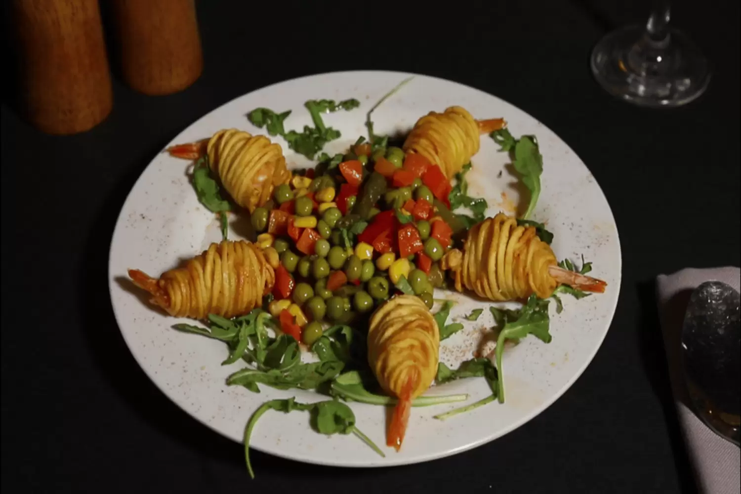 Creveti in Cuib de Cartofi cu Legume 300 Gr.